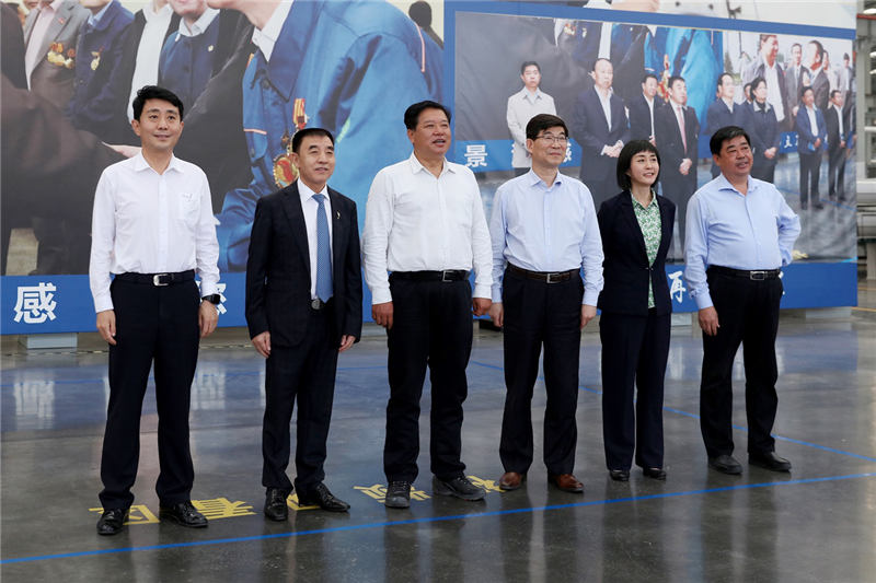 山东省省委常委、政法委书记林峰海一行莅临ng28考察指导